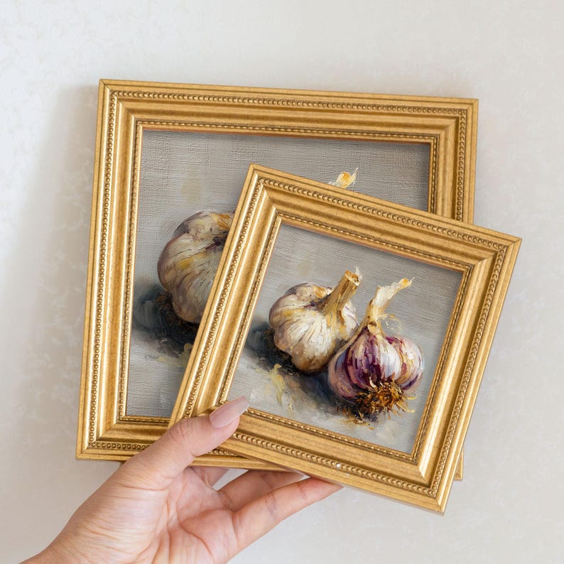 Mini Garlic Bulbs Oil Painting in Gold Frame, Rustic Fall Kitchen Wall Decor , Still Life Art Gift for Wall Art Decor Lover or Foodie